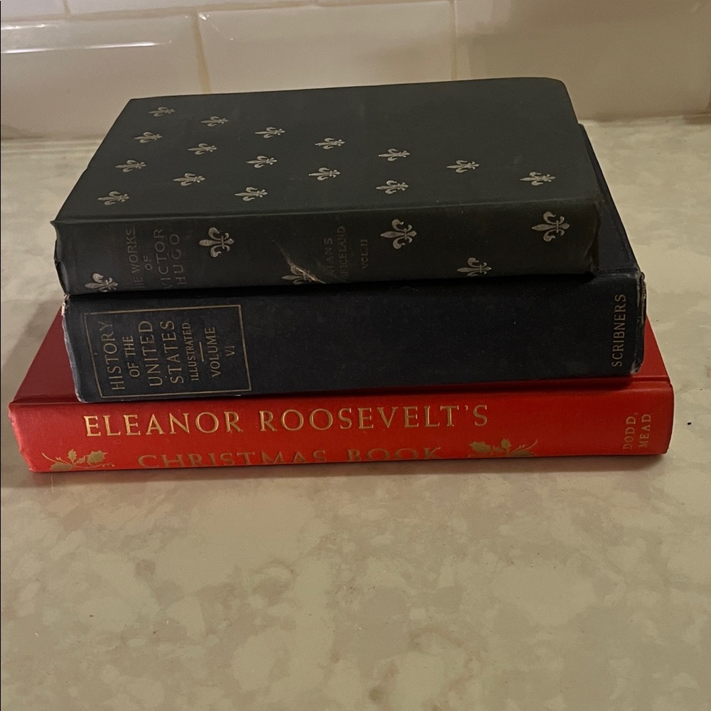 Antique decorative book stack cofee table books tallest 9” Christmas (18)